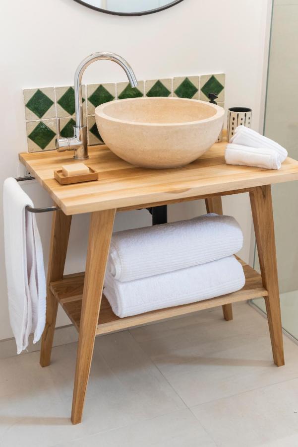 La Petite Ruche, 1 Bedroom Gite In The Luberon Apt Bagian luar foto